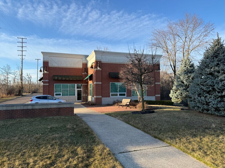 More Photos Of 43485 Crescent Blvd, Novi General Retail For Sale