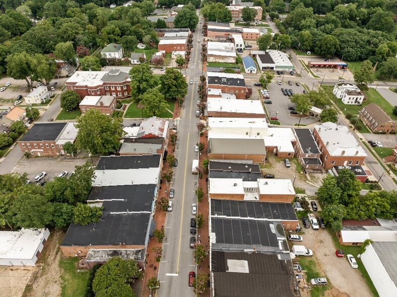 More Photos Of 132 S Main St, Warrenton Storefront For Sale