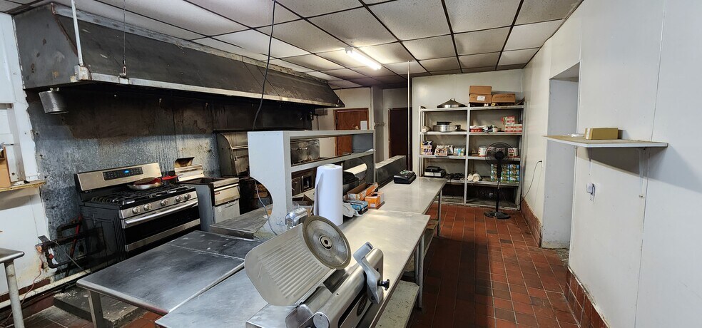 More Photos Of 701 N Martin Luther King Jr Hwy, Mexia Restaurant For Sale