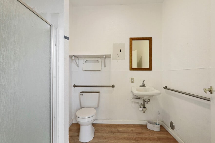 More Photos Of 512 W Harding Way, Stockton Medical For Sale
