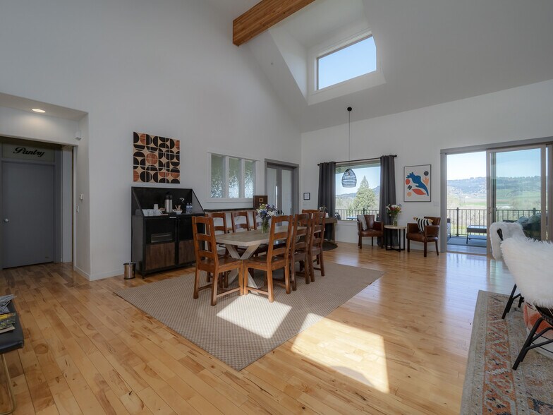 More Photos Of 20300 NE Highway 240, Newberg Hotel For Sale