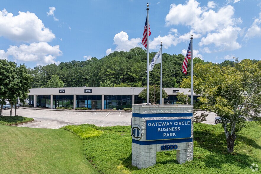 More Photos Of 6500 McDonough Dr, Norcross Showroom For Lease