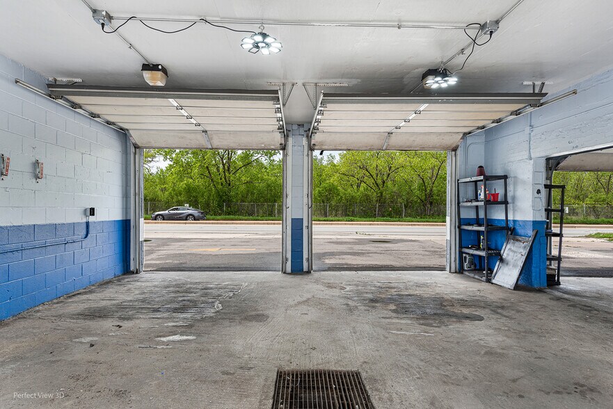 More Photos Of 13727 S Halsted St, Riverdale General Retail For Sale