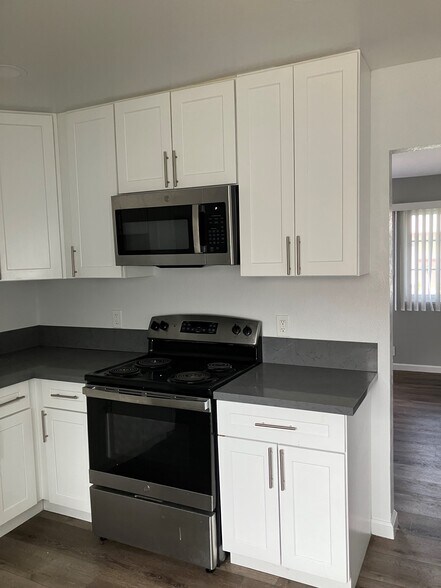 More Photos Of 3012-3028 N Fruit Ave, Fresno Apartments For Sale