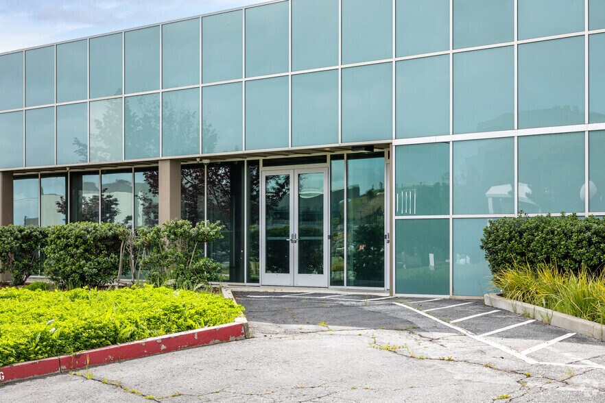 More Photos Of 435 Forbes Blvd, South San Francisco Research And Development For Sale