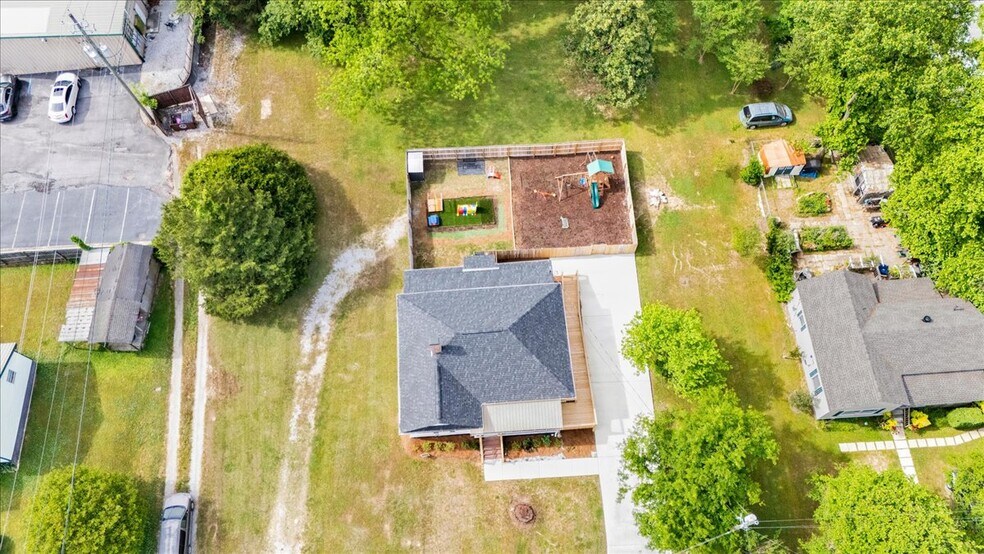 More Photos Of 607 12th Ave SW, Alabaster Specialty For Sale