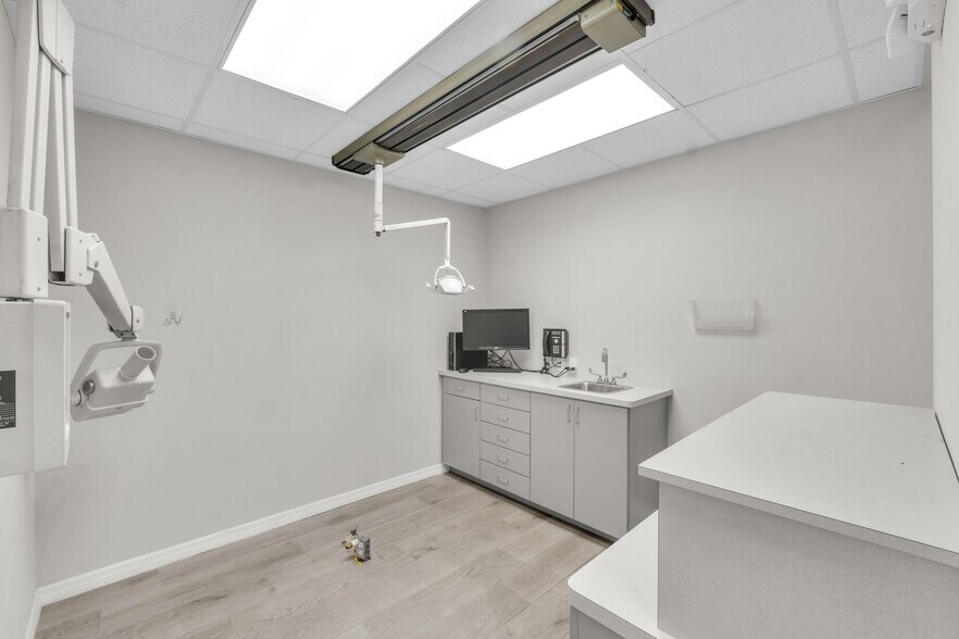 More Photos Of 8882 Royal Palm Blvd, Coral Springs Healthcare For Lease