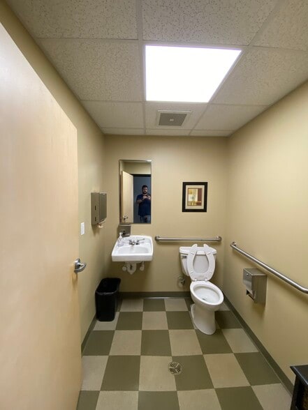 More Photos Of 3 Professional Dr, Alton Office For Lease