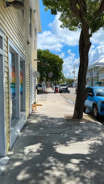 Primary Photo Of 1012 Truman Ave, Key West Storefront For Sale