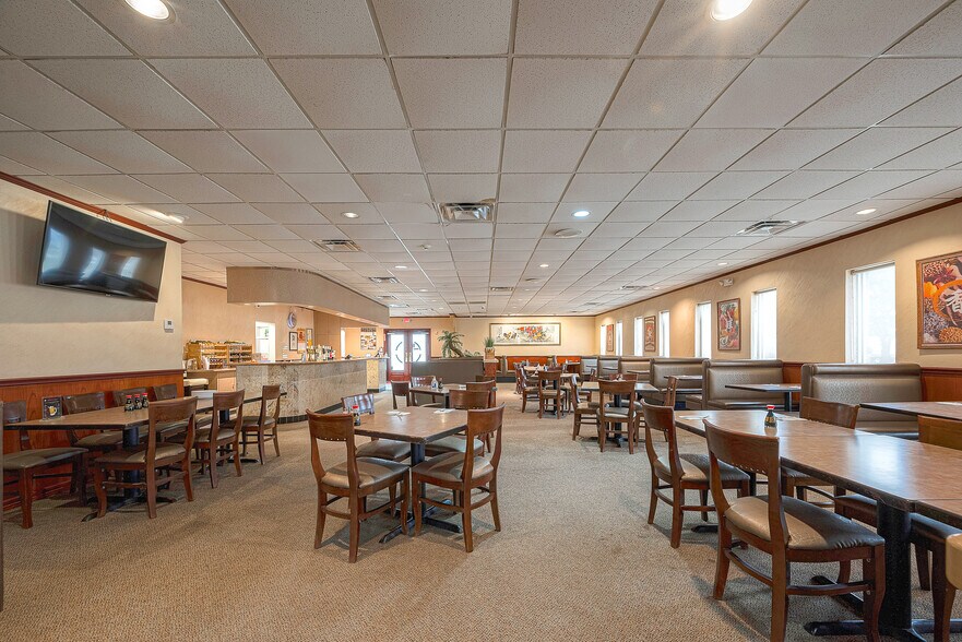 More Photos Of 1127 Marina Bay Dr, Kemah Restaurant For Sale