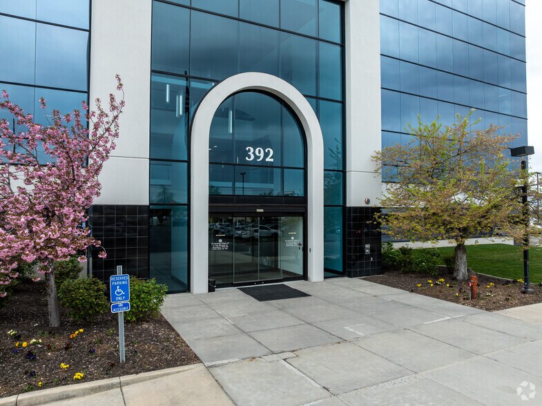 More Photos Of 392 E Winchester St, Murray Office For Lease