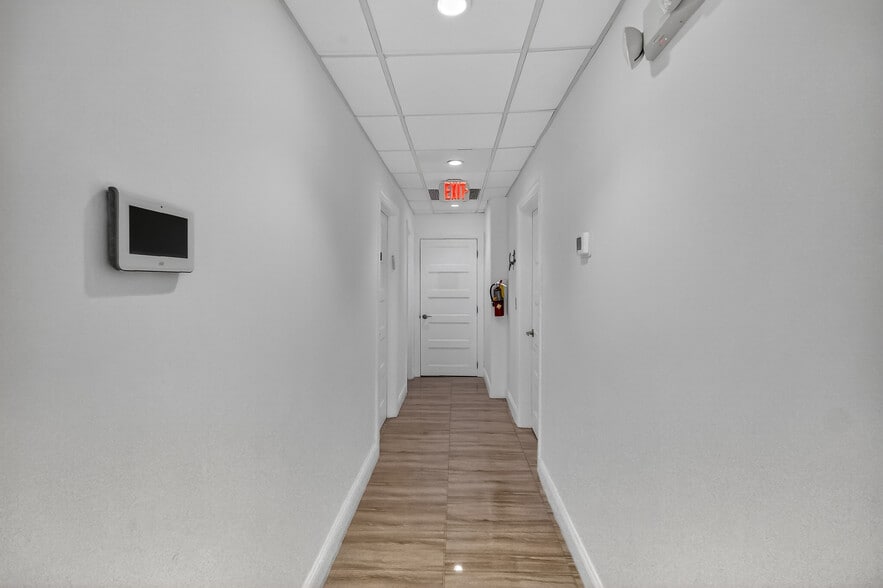 More Photos Of 201 N University Dr, Plantation Medical For Sale