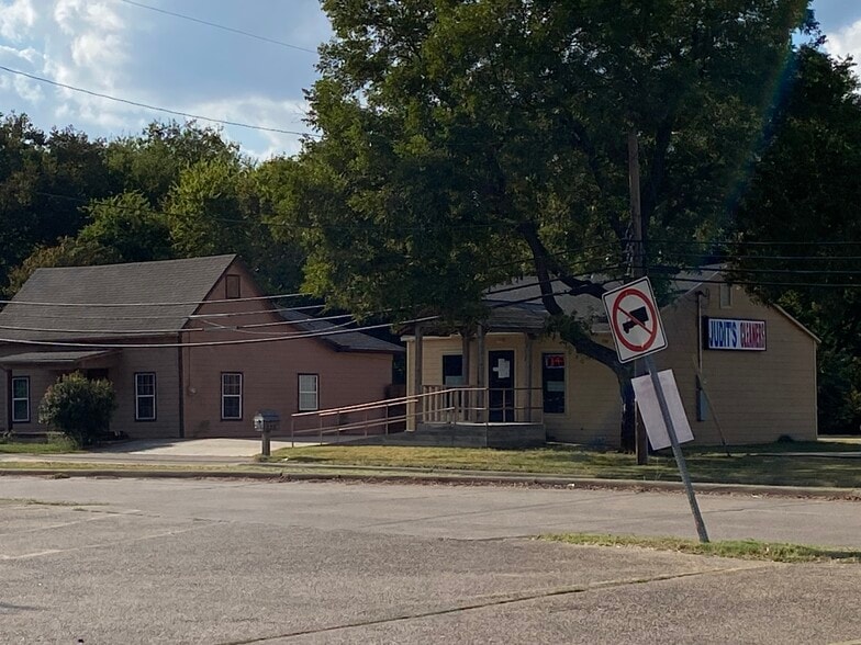 More Photos Of 352 E Belt Line Rd, Wilmer Storefront Retail Office For Sale