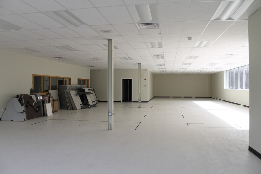 More Photos Of 19 Strathmore Rd, Natick Research And Development For Sale