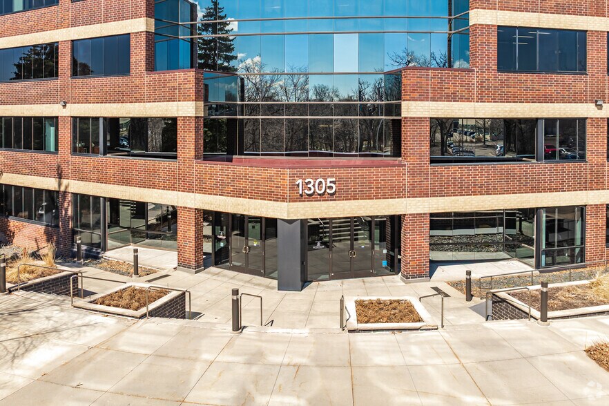 More Photos Of 1305 Corporate Center Dr, Eagan Office For Lease