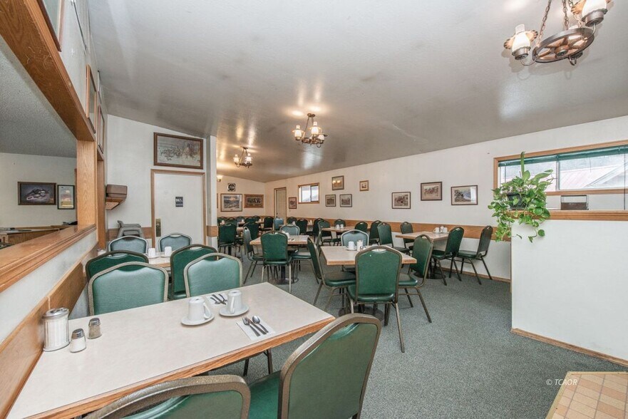 More Photos Of 790 Main St, Weaverville Restaurant For Sale