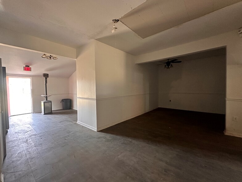 More Photos Of 2280 S Meridian St, Indianapolis General Retail For Sale