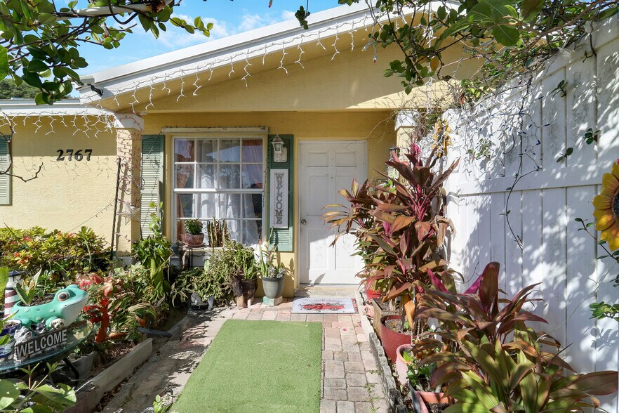 More Photos Of 2767 SE Normand St, Stuart Apartments For Sale