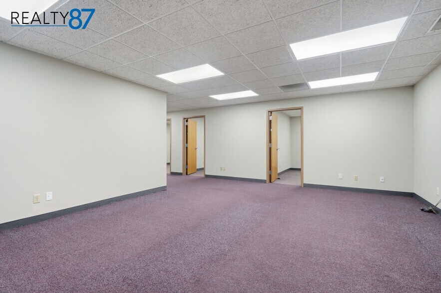 More Photos Of 3100 E Ave NW, Cedar Rapids Office For Lease