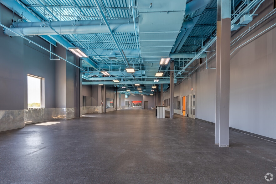 More Photos Of 10000 Emmett F Lowry Expy, Texas City Unknown For Lease