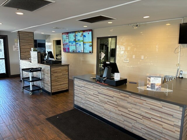 More Photos Of 1111 E Philadelphia Ave, Gilbertsville Restaurant For Sale