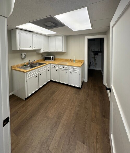 More Photos Of 5708 N Shepherd Dr, Houston Unknown For Lease