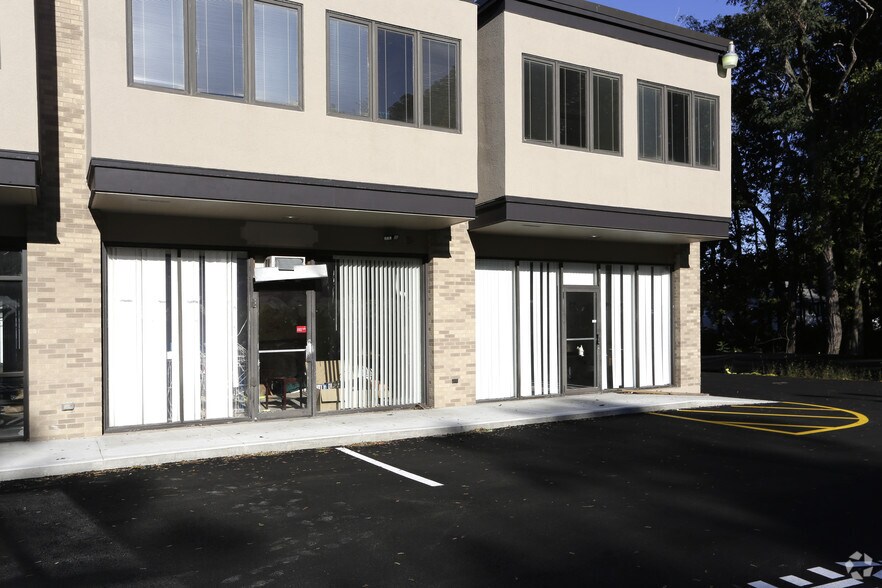 More Photos Of 92-94 Walnut St, Saugus Office For Sale
