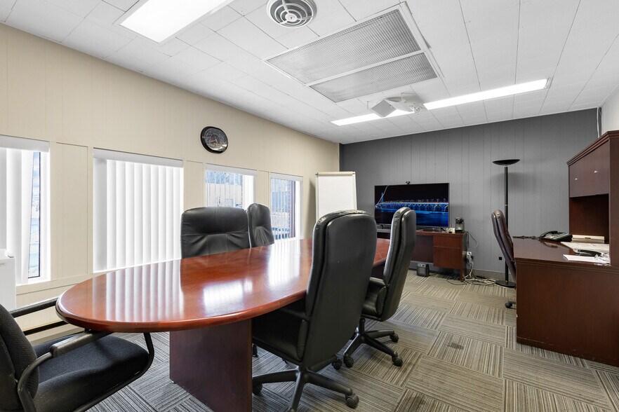 More Photos Of 262 Rue Scott, Saint-Jérôme Warehouse For Sale