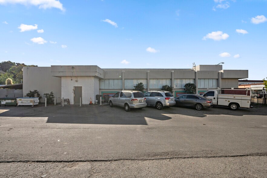 More Photos Of 5920 San Pablo Ave, Oakland Storefront For Lease