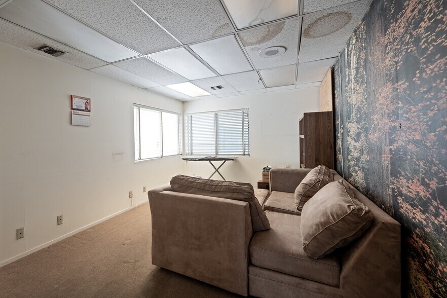 More Photos Of 7057 Canoga Ave, Canoga Park Freestanding For Sale