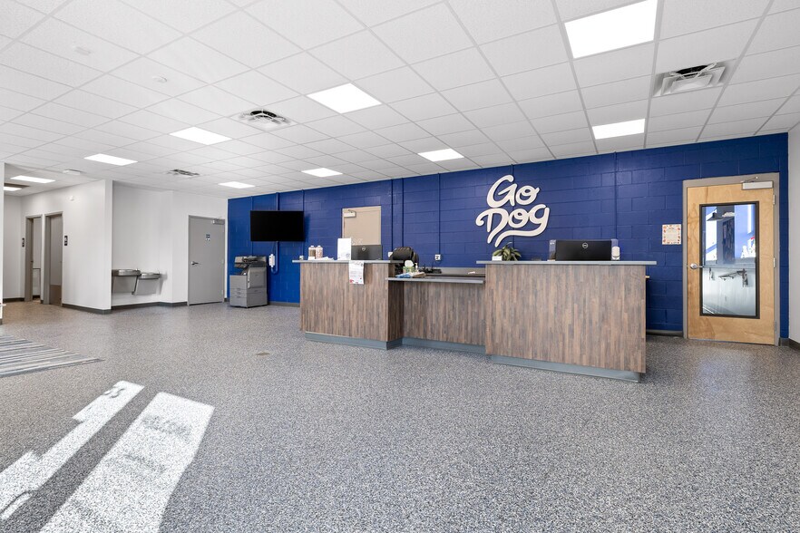 More Photos Of 255 W 20th St, Chattanooga Office For Sale