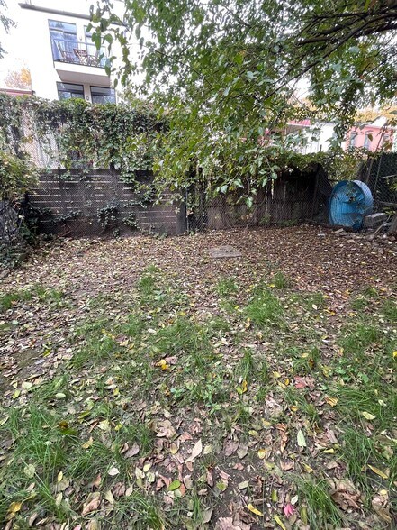 More Photos Of 1219 Halsey St, Brooklyn Apartments For Lease