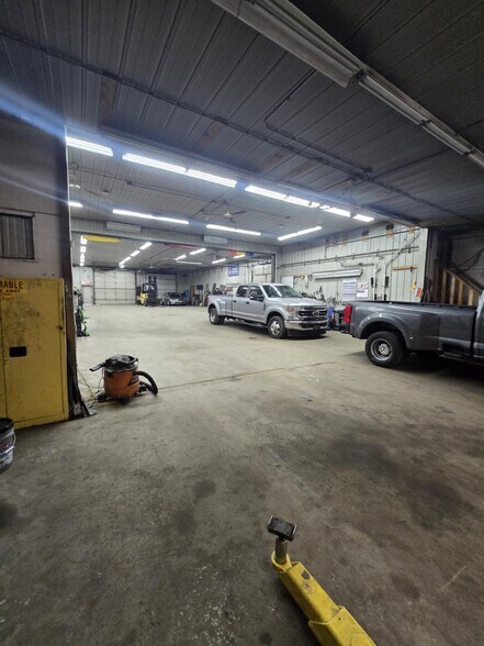 More Photos Of 16600 Crawford Ave, Country Club Hills Warehouse For Sale