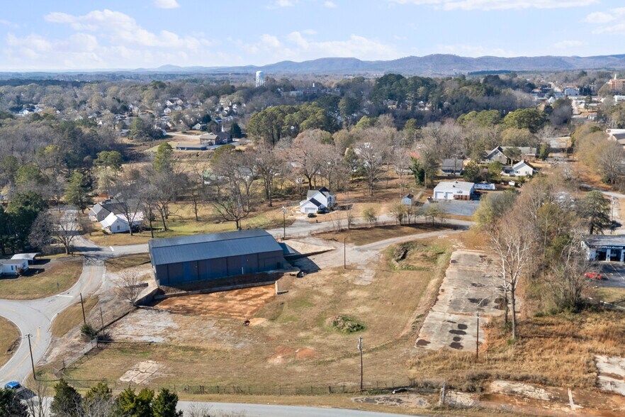 More Photos Of 207 N Kenneth St, Walhalla Warehouse For Lease