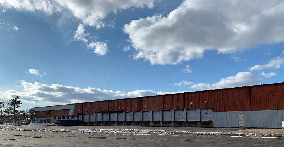 More Photos Of 1 Runway Rd, South Portland Manufacturing For Lease