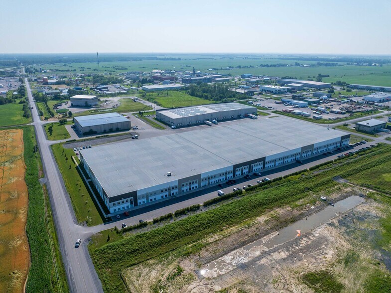 More Photos Of 812 Burton Rd, Vars Warehouse For Lease