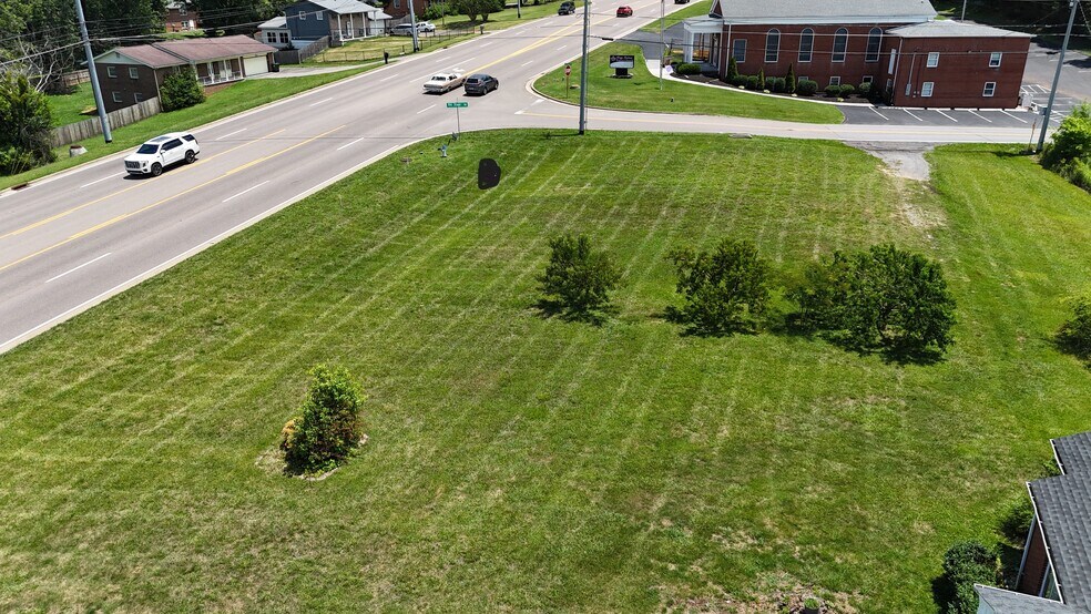 More Photos Of 5207 N Roan St, Gray Specialty For Sale