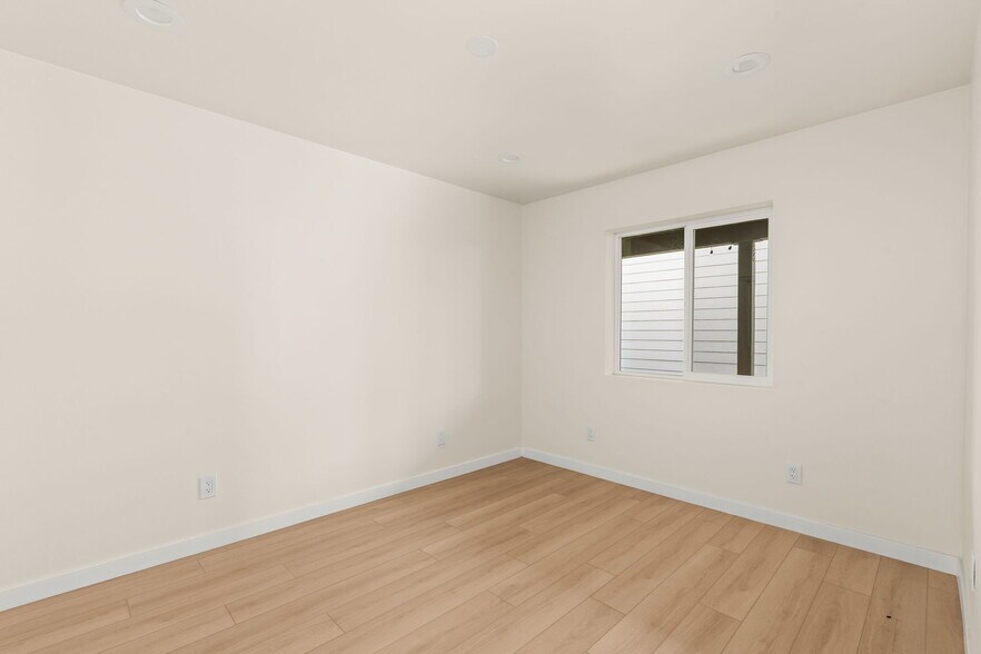 More Photos Of 3546-3552 47th St, San Diego Apartments For Sale