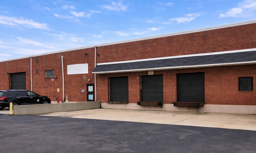 More Photos Of 320 Camer Dr, Bensalem Warehouse For Lease
