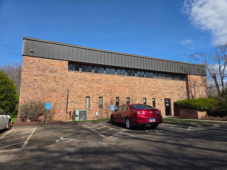 More Photos Of 535 Saybrook Rd, Middletown Medical For Lease