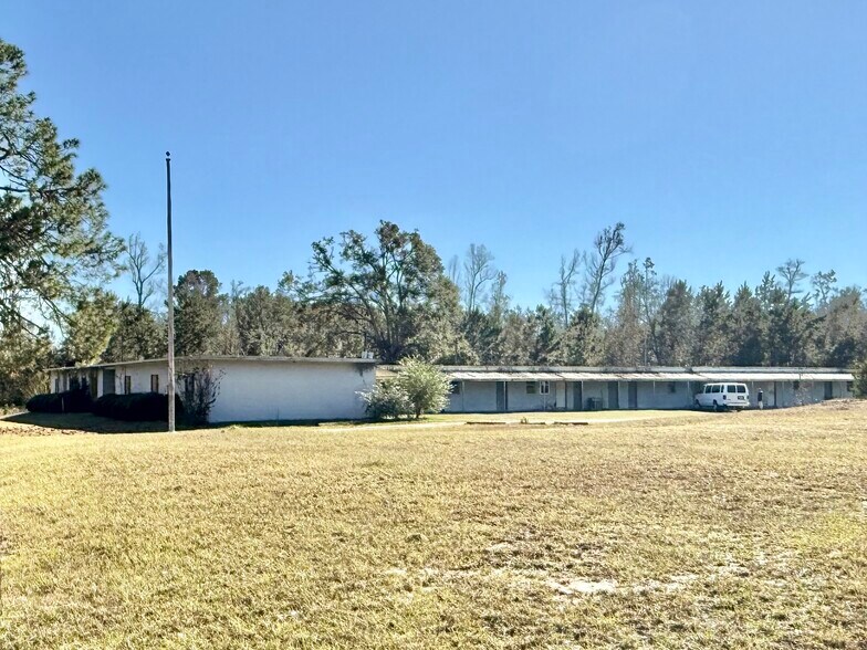 More Photos Of 1028 Sand Pit Rd, Lumber City Specialty For Sale