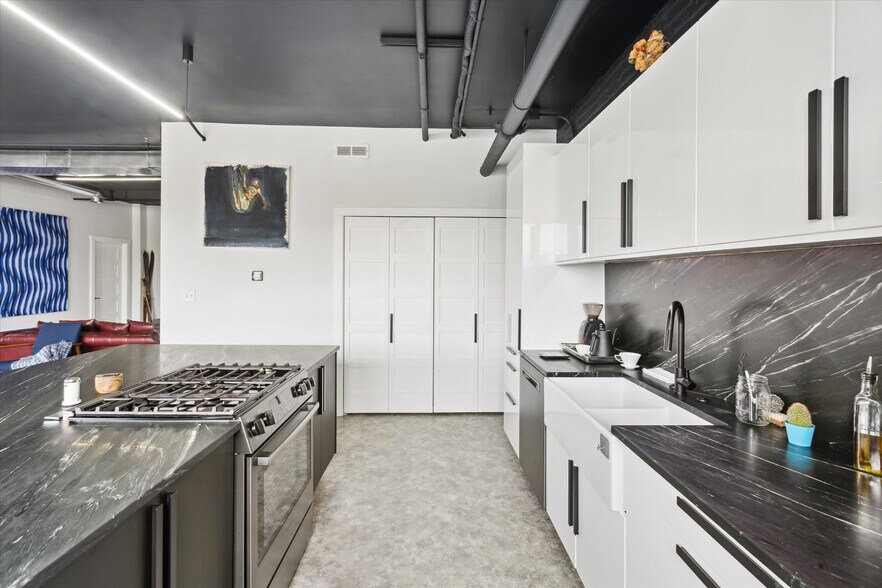 More Photos Of 315 3rd St, Bay City Self Storage For Sale