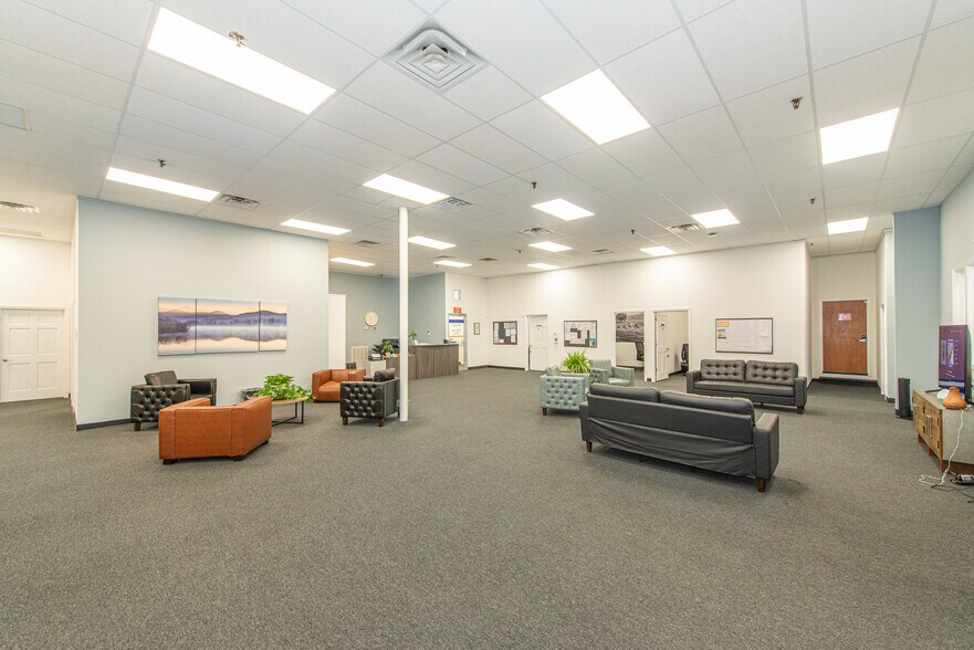 More Photos Of 83 Spring St, Newton Office For Sale