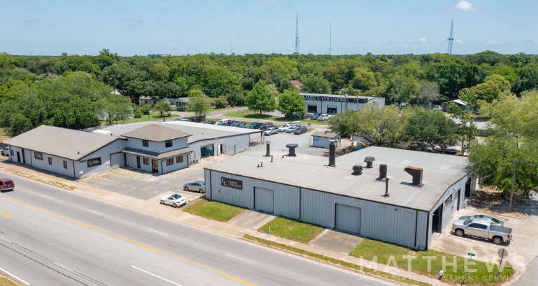 More Photos Of 2018 W St, Pensacola Auto Repair For Sale