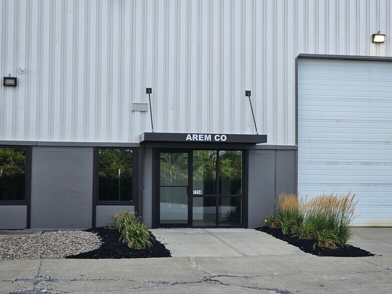 More Photos Of 7800 Tyler Blvd, Mentor Warehouse For Lease