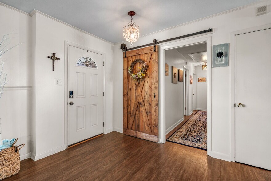 More Photos Of 695 Blue Jay Rd, Rincon General Retail For Sale
