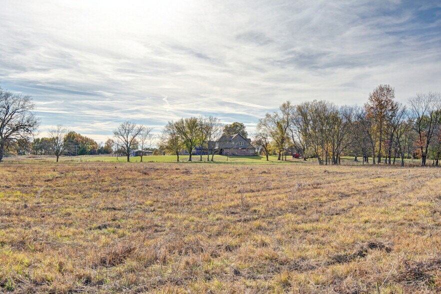 More Photos Of 4748 N 4318, Pryor Flex For Sale