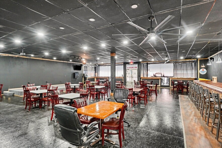 More Photos Of 100 S Market St, Madison Restaurant For Sale