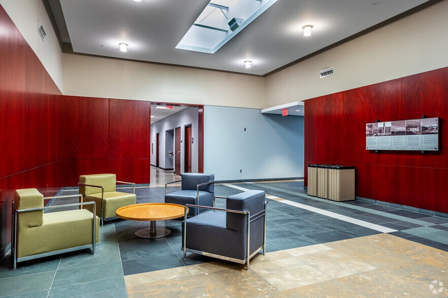 More Photos Of 16025 W 113th St, Lenexa Unknown For Lease