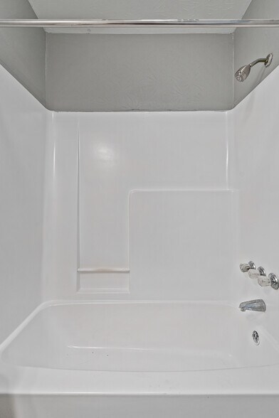 More Photos Of 1820 E Texas St, Bossier City Apartments For Sale